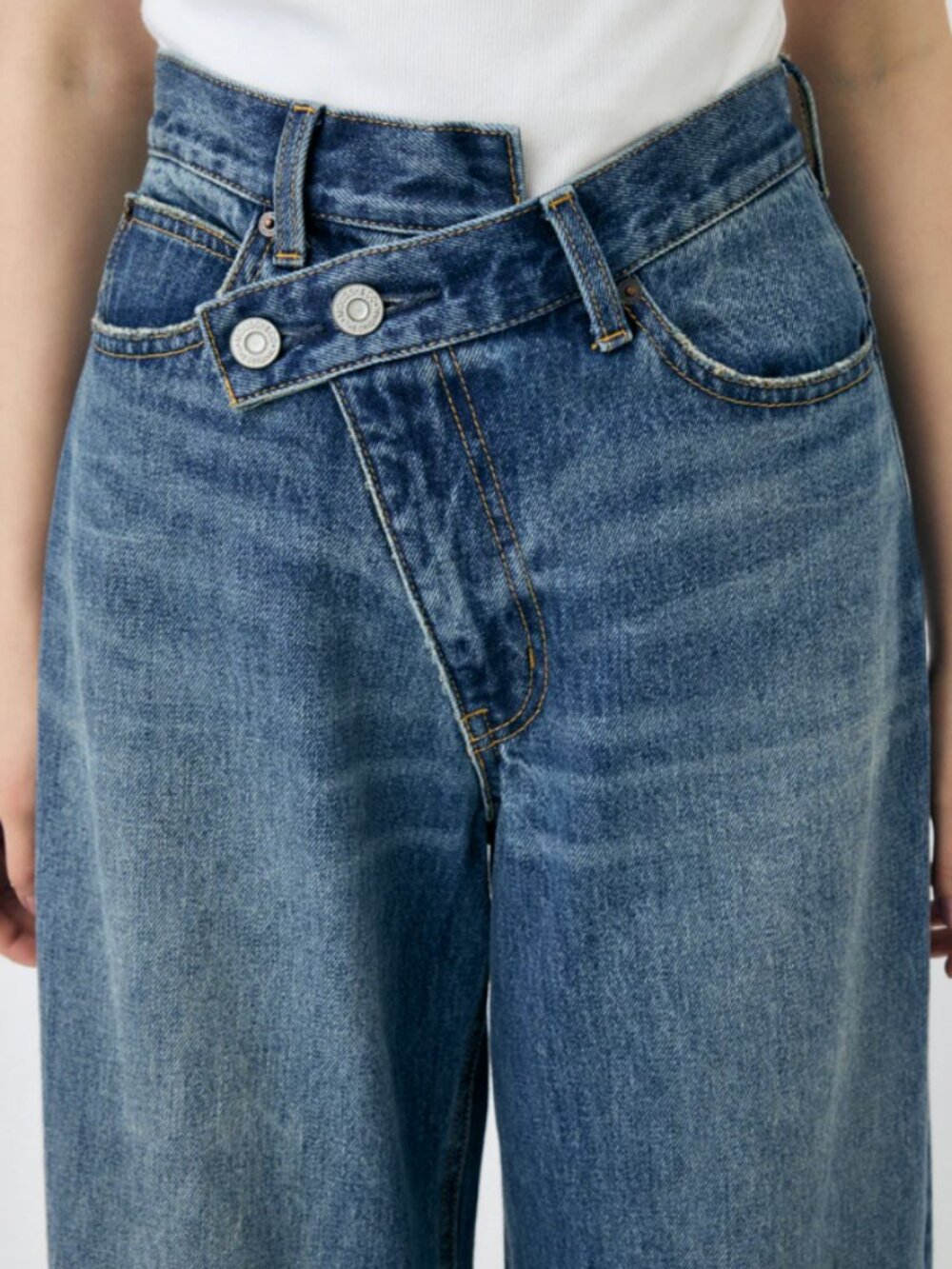 Moussy cross waist wide straight jeans (brand new)